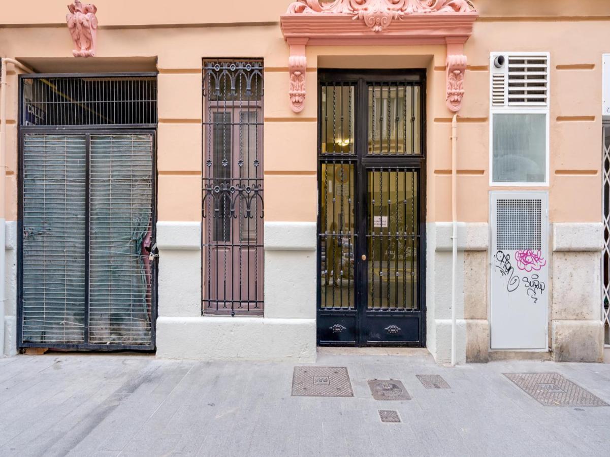 Oyo Ruzafa Guesthouse Valencia Exteriör bild