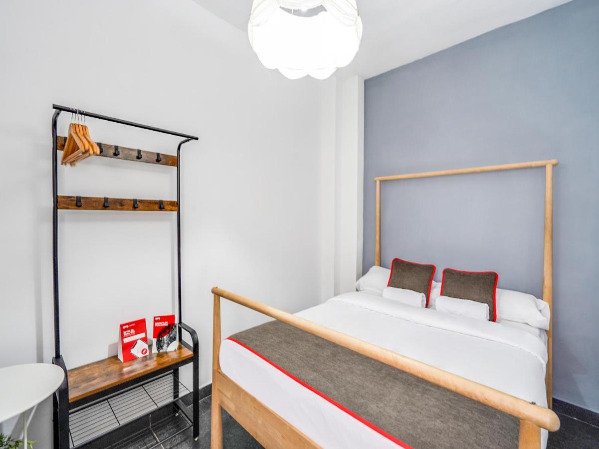 Oyo Ruzafa Guesthouse Valencia Exteriör bild