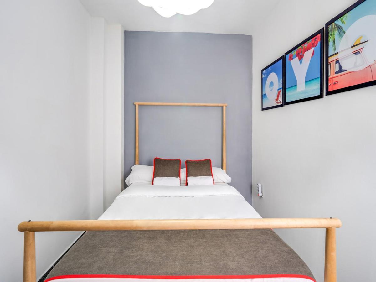 Oyo Ruzafa Guesthouse Valencia Exteriör bild