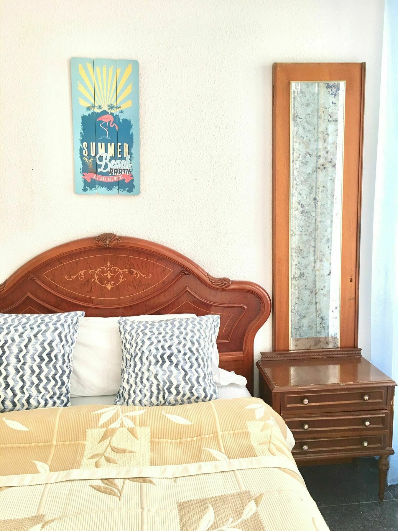 Oyo Ruzafa Guesthouse Valencia Exteriör bild