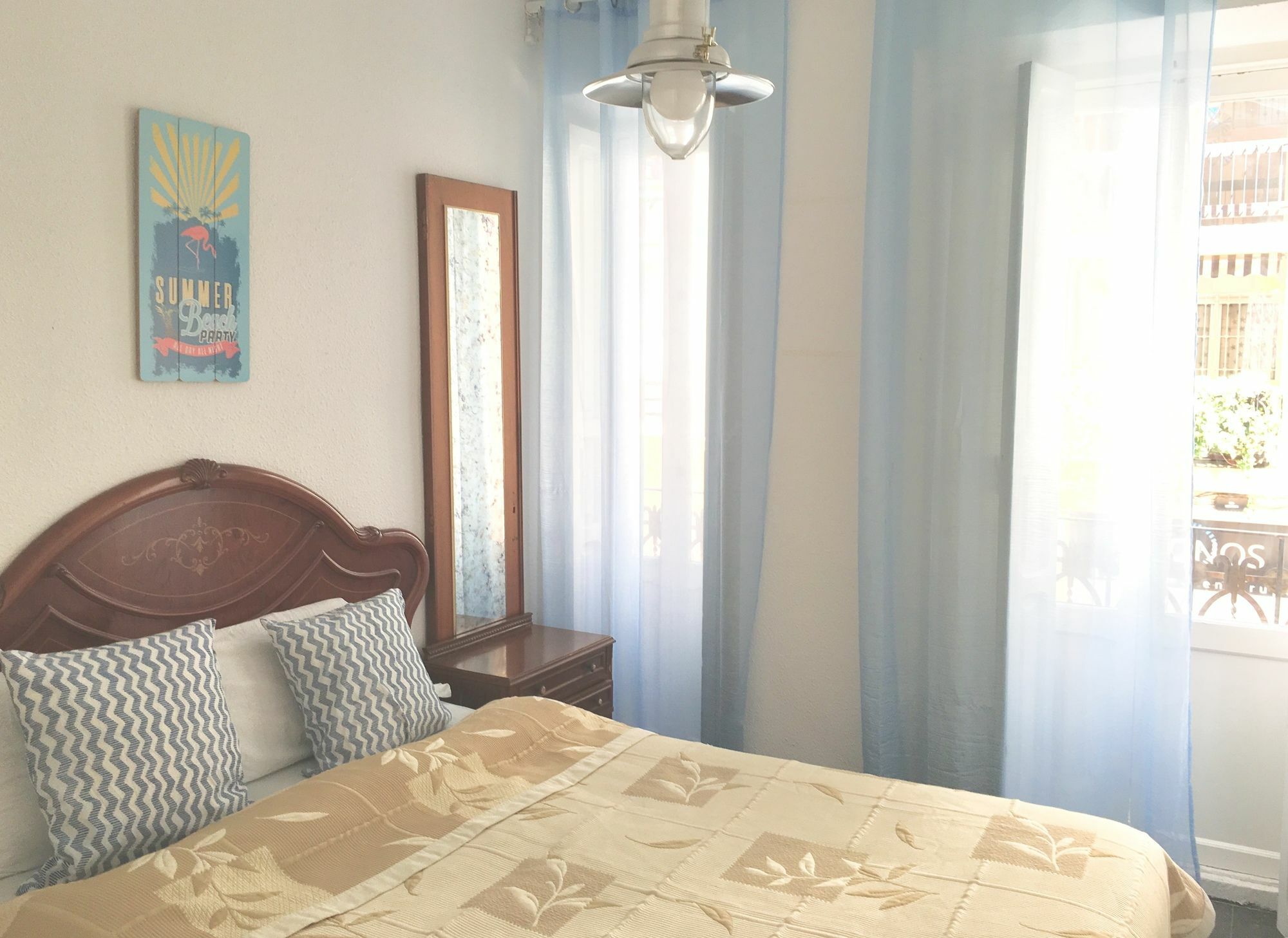 Oyo Ruzafa Guesthouse Valencia Exteriör bild