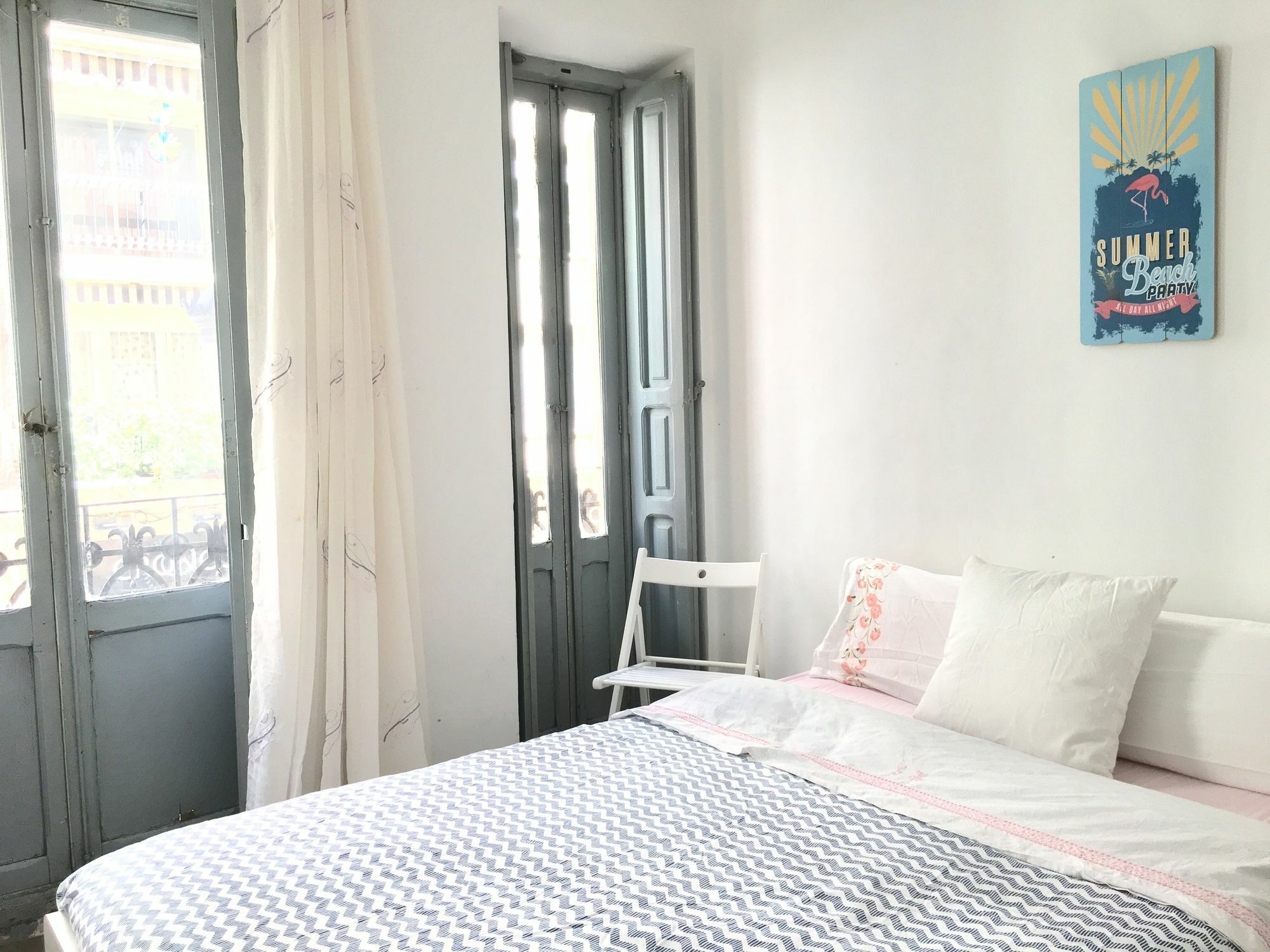 Oyo Ruzafa Guesthouse Valencia Exteriör bild